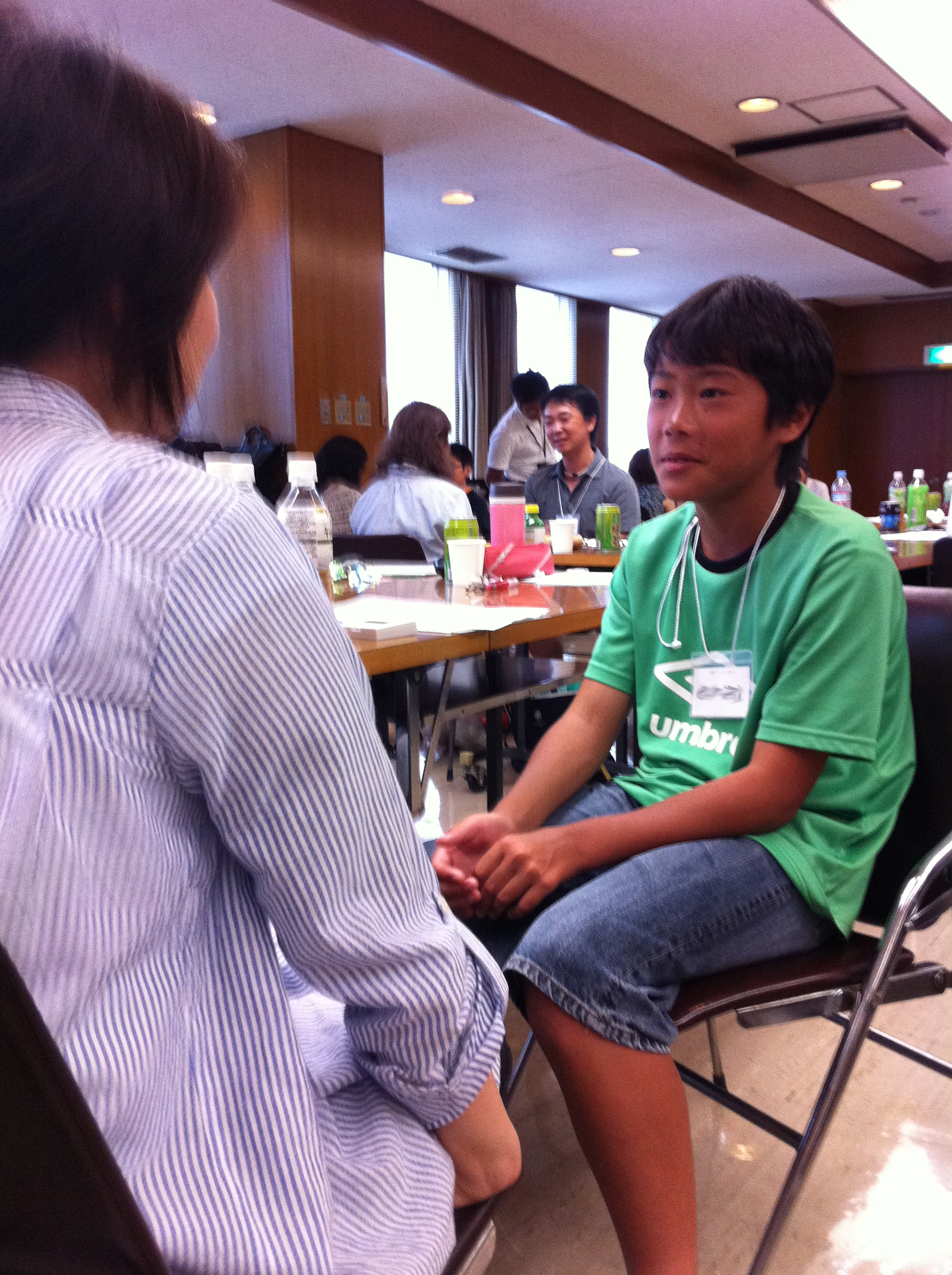 中学生も大人と一緒に